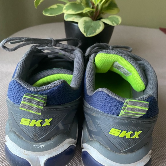 Skechers runners - Picture 2 of 6